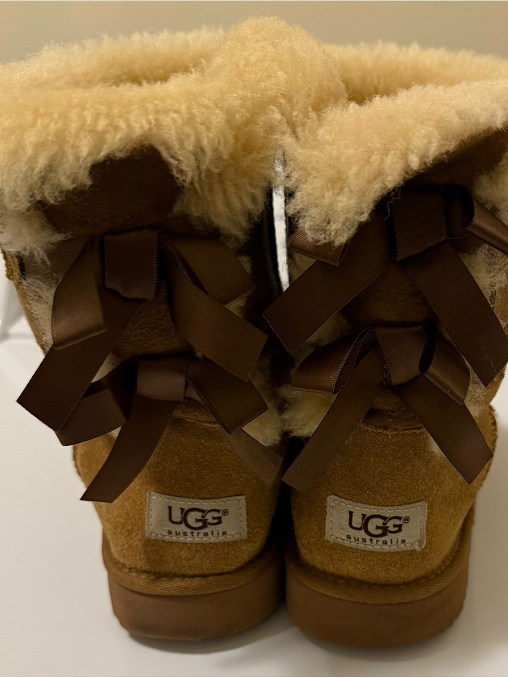 UGG Chestnut Bailey Bow-2 Back Sheepskin Short Boots